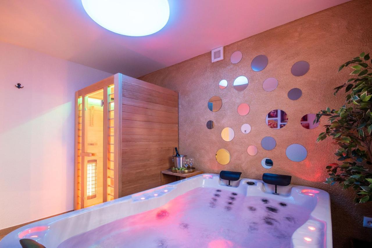 Wellness Studio D'Or - Exclusive New Apartment With Whirlpool, Sauna, Sunny Terrace, Private Parking Poreč Buitenkant foto