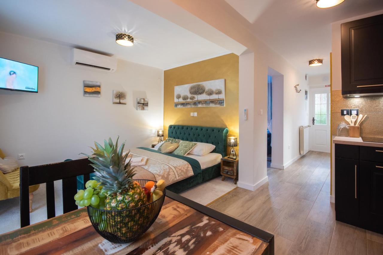 Wellness Studio D'Or - Exclusive New Apartment With Whirlpool, Sauna, Sunny Terrace, Private Parking Poreč Buitenkant foto